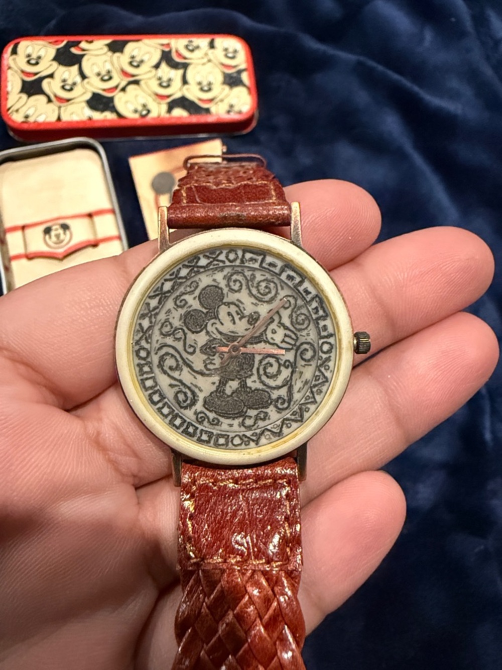 Vintage Disney Mickey Mouse Braided Leather Strap Watch - Picture 4 of 7